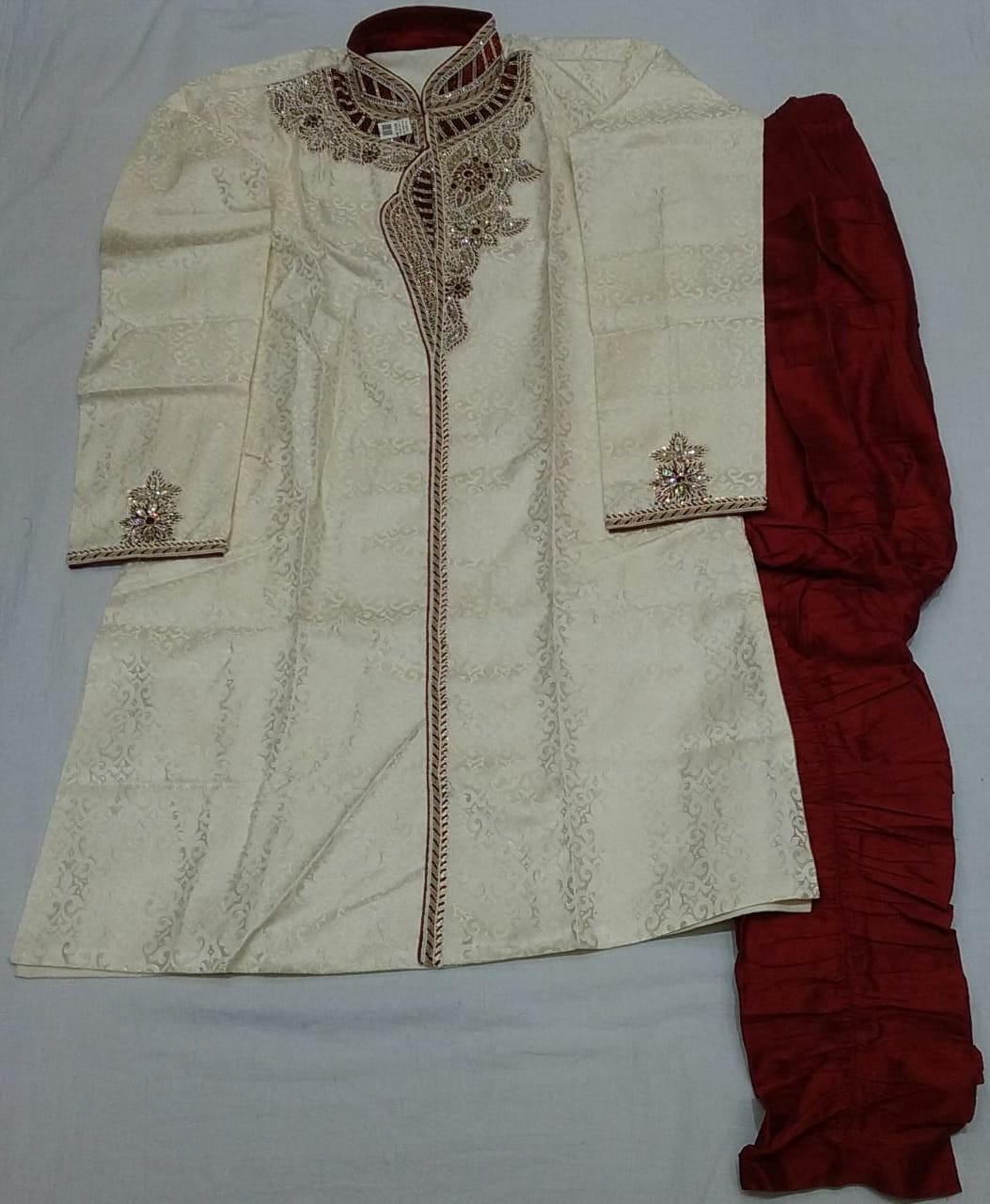 121535 A $272.00 MENS SHERWANI WITH BRITCHES PANT SIZE42 (WEDDING SUIT)