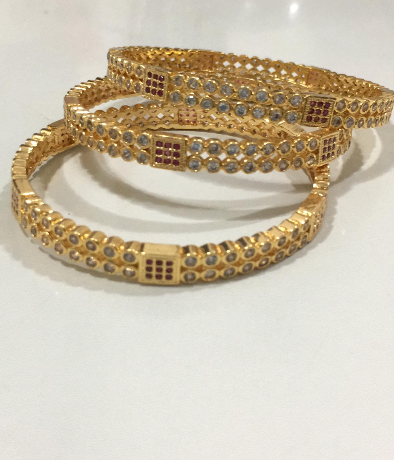157660A $20.00 1PC BANGLE (GOLD PLATED)