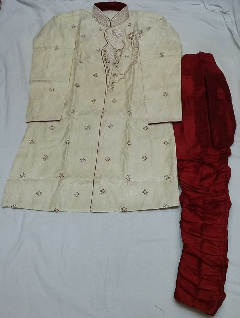 121538 A $216.00 MENS SHERWANI WITH BRITCHES PANT SIZE 40 (WEDDING SUIT)